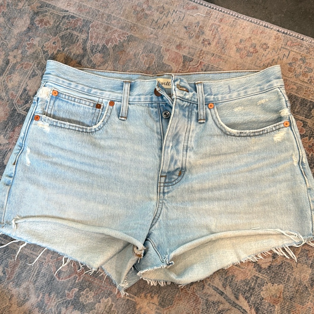 Made relaxed denim short size 26. These run large. Closer to a 27/28